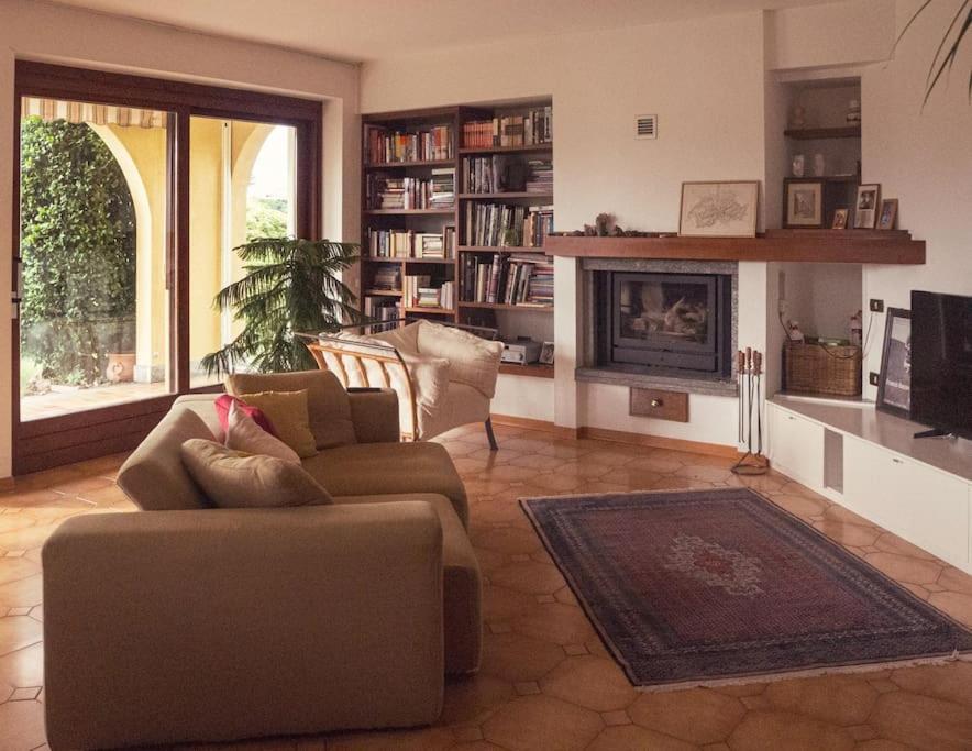 La Tua Villa Sul Lago - Casa Kollegger Luino Exteriör bild